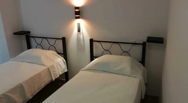 Mana 2 Guesthouse, Забронировать Гостевой дом Гостевые дома Лиссабона, рядом с Театр A Barraca, Гостевой дом