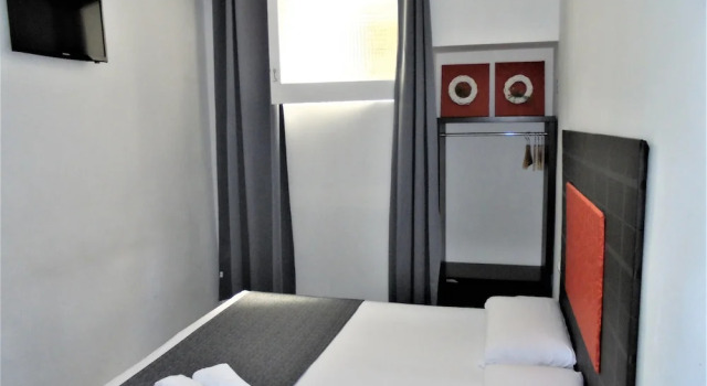 Двухместный номер Standard Easy Sants by Bossh! Hotels