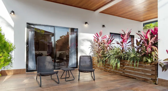 Четырёхместный люкс Luxury c 1 комнатой The Ellysian Boutique Hotel