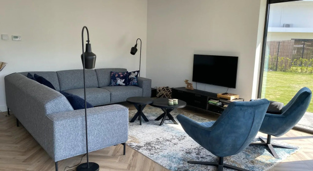 Majestic Villa in Zeewolde With Garden, Rezerwuj Willa Hotele w Veluwe z parkingiem, Parking
