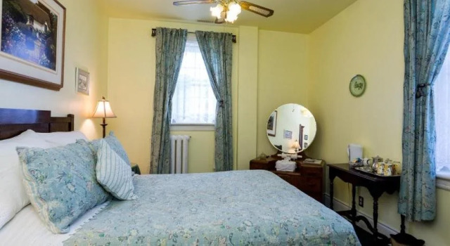Green Woods Inn, Book Hotel Kingston Thousand Islands