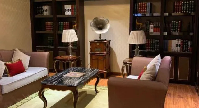 Четырёхместный люкс Presidential Vienna International Hotel Meizhou Dingzi Bridge