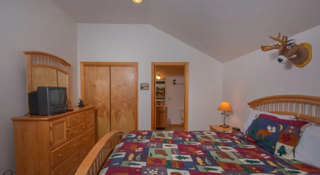 Very Beary Ridge House, Buchen Sie Hotel McHenry 
