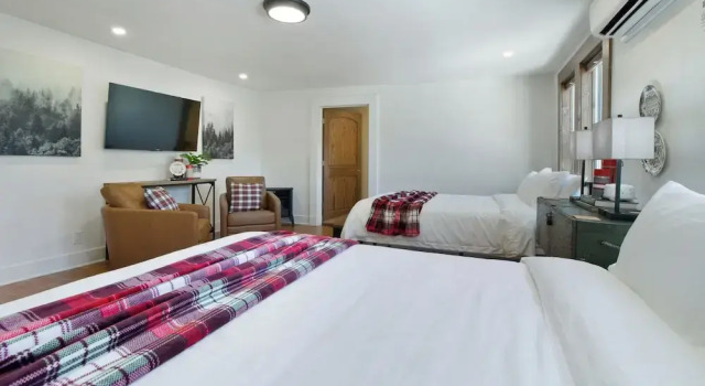 Двухместный номер Standard The Commercial Hotel