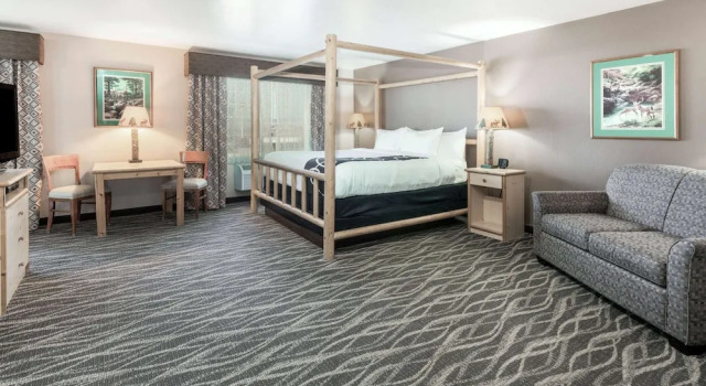 Двухместный люкс La Quinta by Wyndham Belgrade - Bozeman Airport