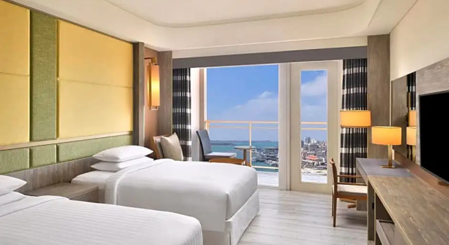 Шестиместный номер Standard с балконом и с видом на гавань Four Points By Sheraton Penghu