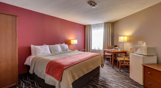 Номер Standard Spark by Hilton Oshawa