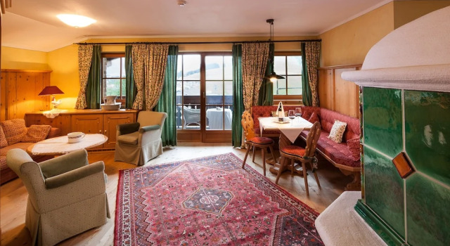 Семейный номер Standard с балконом Das Traditionshotel Schwarzer Adler