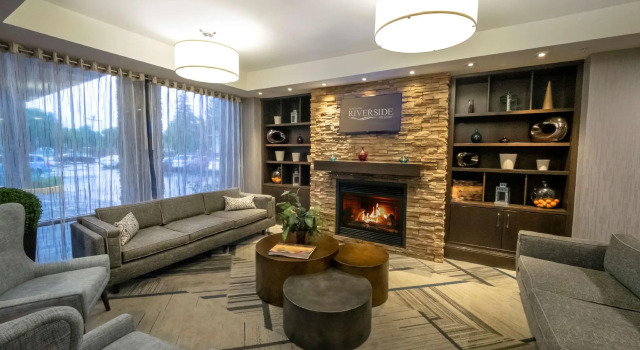 Crowne Plaza Niagara Falls NY - Riverside by IHG, Забронировать Отель Отели Ниагара Фолс с парковкой, Парковка