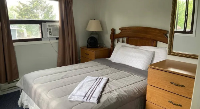 5 Bedroom Cottage at Rice Lake!, Book Vacation Home Alnwick-Haldimand Canada