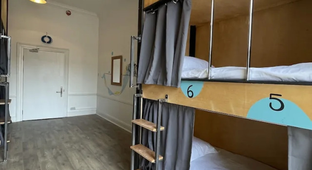 Seng i sovesal Leevin Hostel George