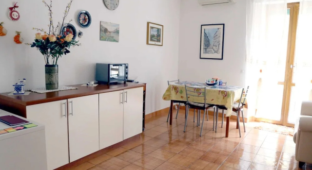 Коттедж с балконом Cozy Matera Retreat