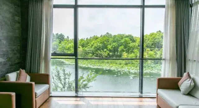 Люкс Superior Yiqinyuan Resort