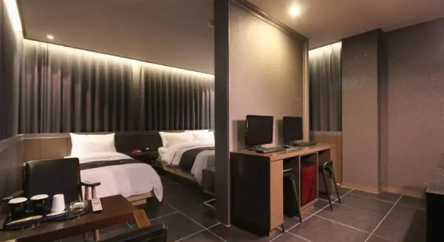Люкс Yeow-B Hotel Jinju