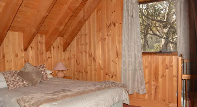 Snowdrop Lodge, Book Hotel Dinner Plain 