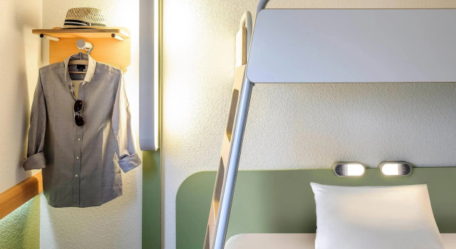 Трёхместный номер Standard ibis budget Issoire