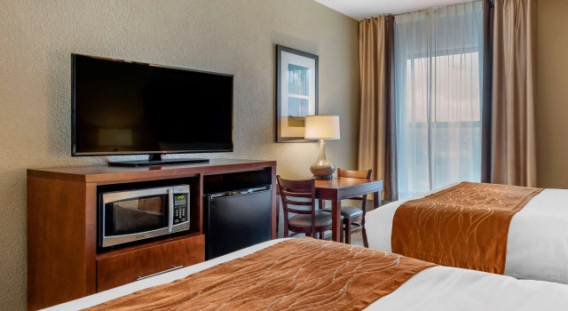 Четырёхместный номер Standard Comfort Inn Madison near Clifty Falls