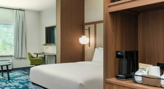 Двухместный люкс Fairfield Inn & Suites Hanford