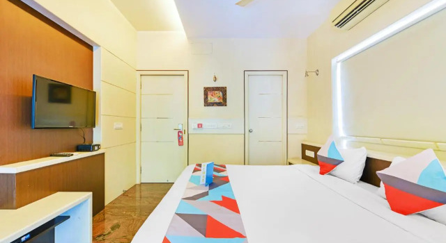 OYO 45137 B Zone, Забронировать Отель Отели Ченнаи 3 звезды, рядом с Alliance Francaise of Madras, 3*