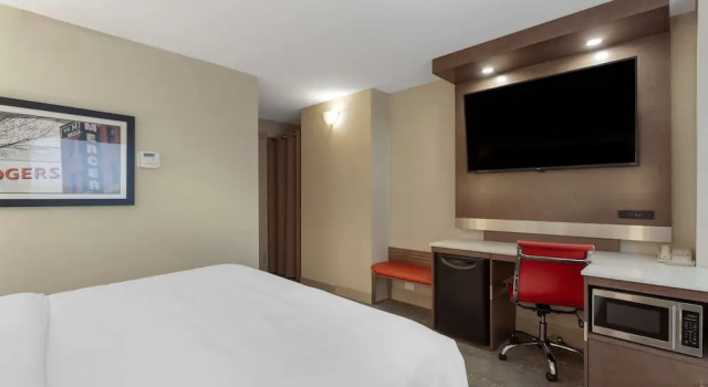 Семейный люкс Best Western PLUS City Centre Inn