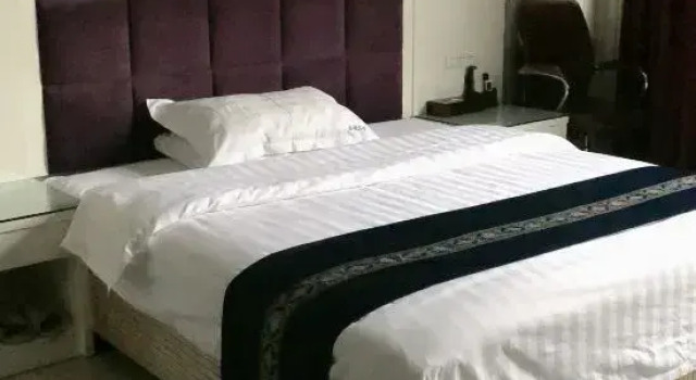 Jinling Theme Hotel, Prenota Hotel Hotel a Anhui con parcheggio, Parcheggio