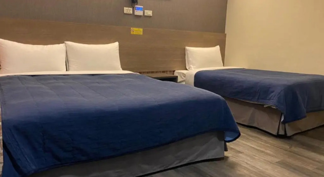 Трёхместный номер Standard Мансарда Bulowan Hotel