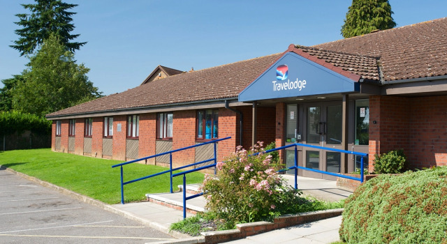 Номер Standard Travelodge Alton Four Marks