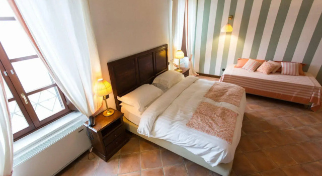 Al Castello Resort, Buchen Sie Resort Hotels in Piemont mit Pool, Schwimmbad