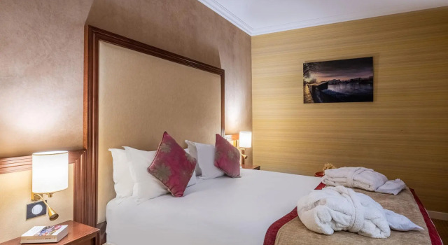 Номер Standard Hotel Saint Honore 85