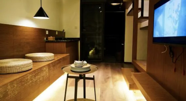 Люкс с балконом Dujiangyan Shili Mountain Jing Private Tang Hot Spring Resort Hotel (Qingchengshan Branch)