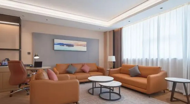 Люкс Deluxe Vienna International Hotel (Linyi Tanyi Branch)