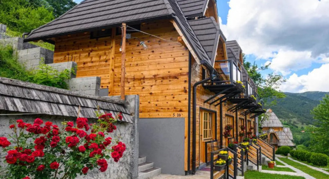 Neva Apartments, Buchen Sie Ferienwohnung Mokra Gora Tara-Gebirge