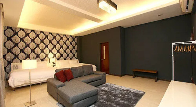 Double Happiness, Book Hotel Wujie Yilan County