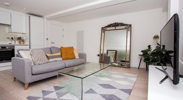 Spacious East London 2 Bedroom Apartment Sleeps 4, Забронировать Апартаменты/квартира Апартаменты Лондона, рядом с Рынок Backyard, Апартаменты/квартира