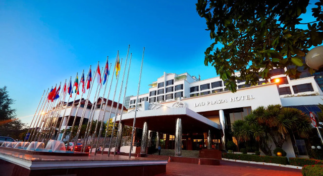 Lao Plaza Hotel, Rezerwuj Hotel Hotele w Prowincja Wientian z basenem, Basen