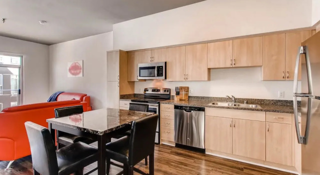 Gorgeous 2 Bedroom in the Heart of DT, Забронировать Отель Бизнес-отели Сан-Диего, рядом с Вестфилд Хортон Плаза, 4* 5*