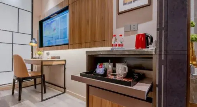 Homeinn Plus Hotel (Nanjing Confucius Temple Sanshanjie Subway Station)