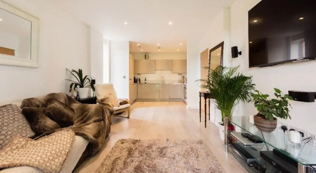 Luxury new apartment, 15mins from Bond St.