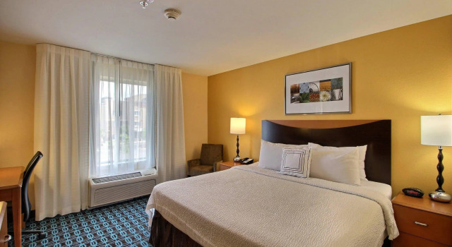 Двухместный номер Standard Fairfield Inn & Suites by Marriott Milwaukee Airport