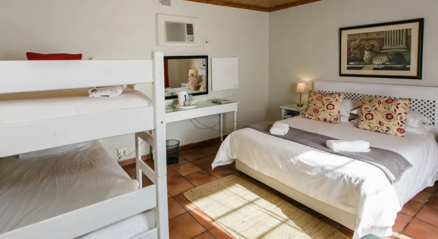 Четырёхместный номер Standard c 1 комнатой Wagon Wheel Country Lodge
