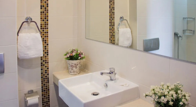 Четырёхместный номер Standard с балконом Hotel Rodon