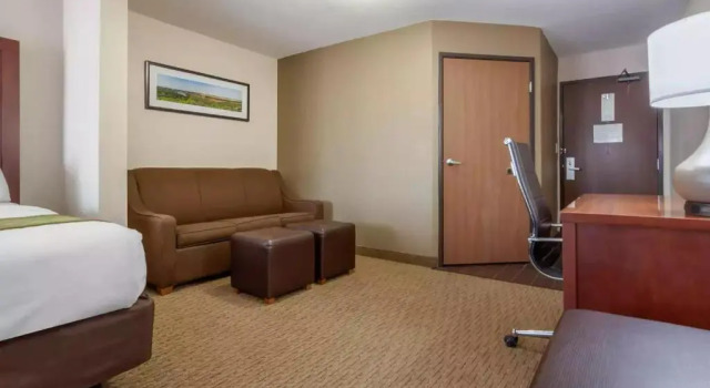 Люкс Comfort Suites Omaha East-Council Bluffs