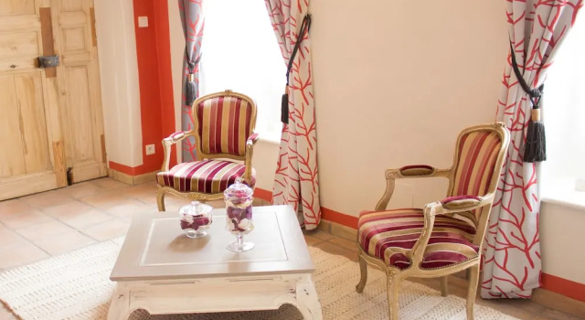 Les Carmes and spa, Забронировать Курортный отель Курортные отели Овернь-Рона-Альпы, Курортный отель