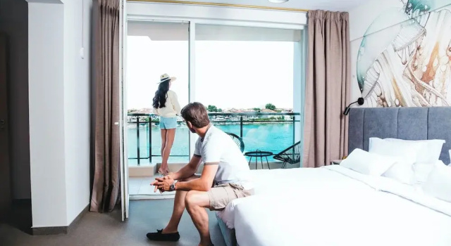 Люкс с 2 комнатами с балконом и с видом на море Hotel Antea - By The Sea