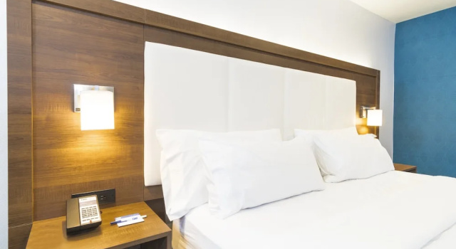 Двухместный люкс Extra Floor Space Holiday Inn Express Hollywood Walk of Fame by IHG