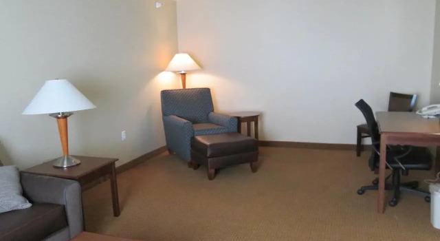 Holiday Inn Express Newell-Chester WV, Buchen Sie Hotel Newell West Virginia