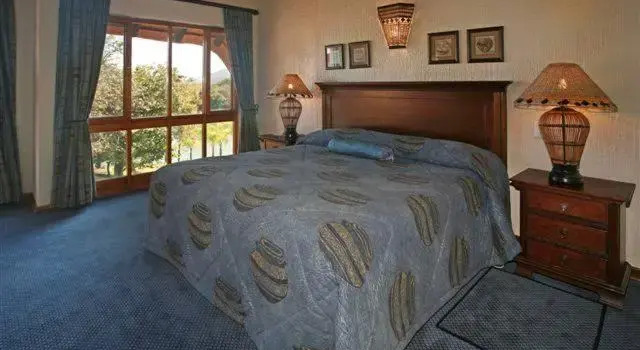 Kruger Park Lodge 401, Забронировать Отель Отели Хейзивью с парковкой, рядом с Kruger Park Lodge Golf Club, Парковка