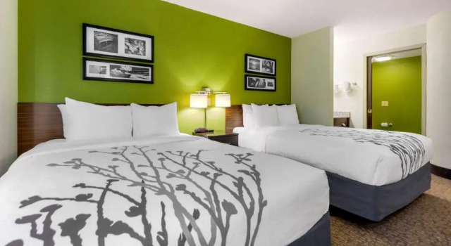 Четырёхместный номер Deluxe Sleep Inn Grand Island North