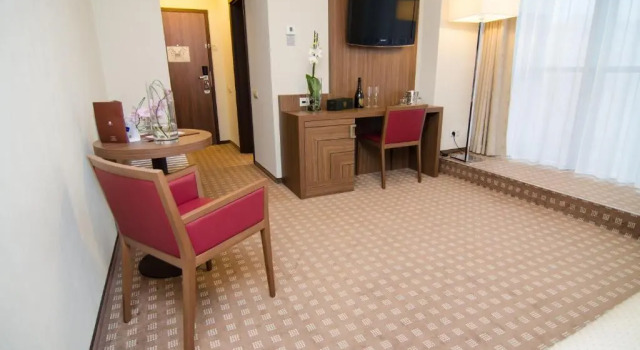 Двухместный номер Superior Central Plaza Hotel