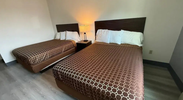 Standard- firedobbelt værelse Regency Inn & Suites